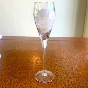 White Rose Sparkling Wine Tulip Flute 10”